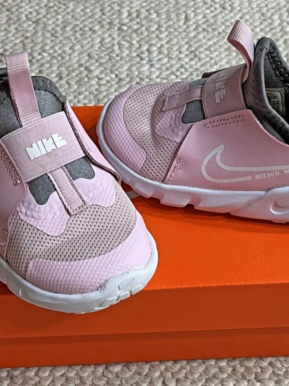 Nike Flex Runner Toddler Girl Size 6C Pink Sneakers BOXED